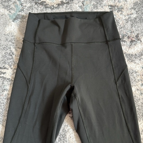 Lululemon In Movement Crop *Everlux 19" - Picture 2 of 10